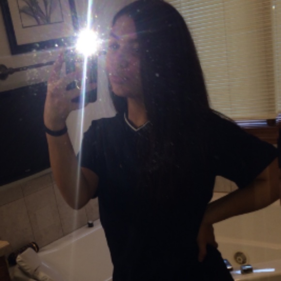 Meet your Posher, Emily - Picture 7 of 8